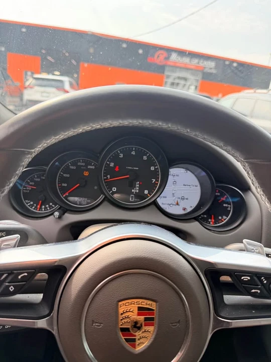 2017 Porsche 958 Cayenne - Image 11 of 16