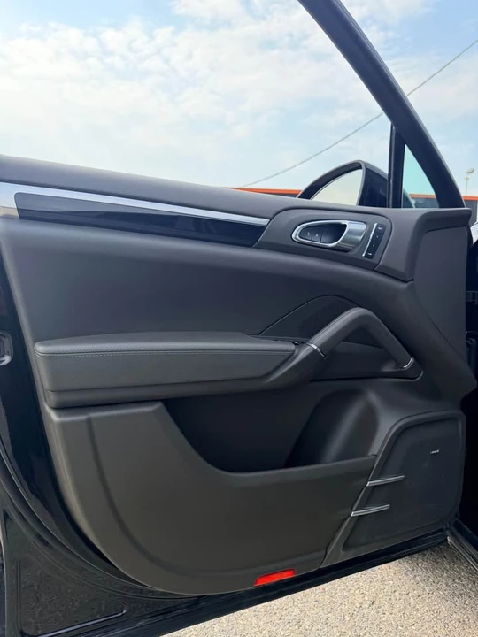 2017 Porsche 958 Cayenne - Image 15 of 16