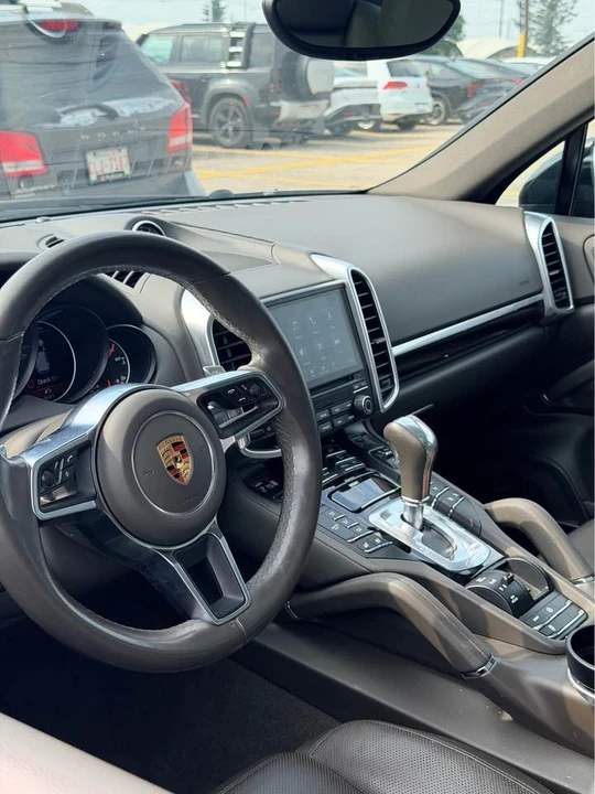 2017 Porsche 958 Cayenne - Image 13 of 16