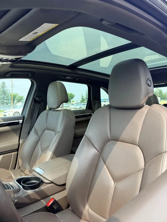 2017 Porsche 958 Cayenne - Image 10 of 16