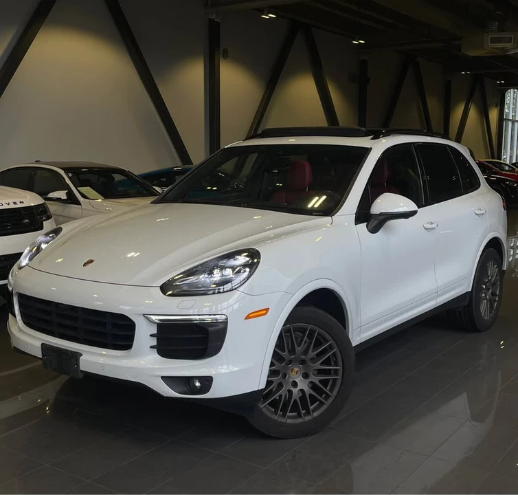 2017 Porsche 958 Cayenne - Image 9 of 16
