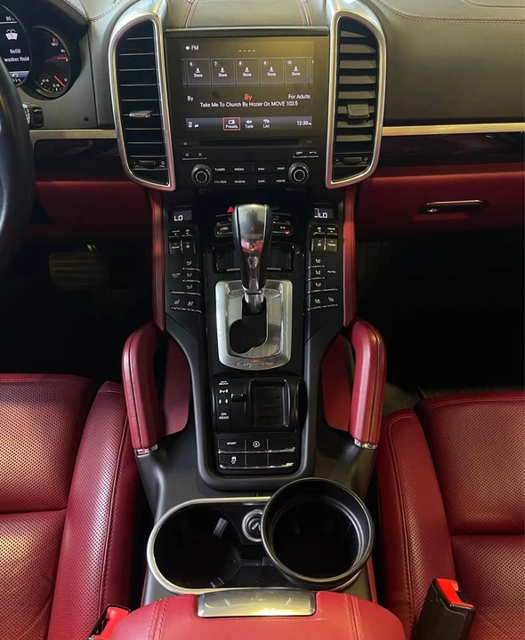 2017 Porsche 958 Cayenne - Image 8 of 16