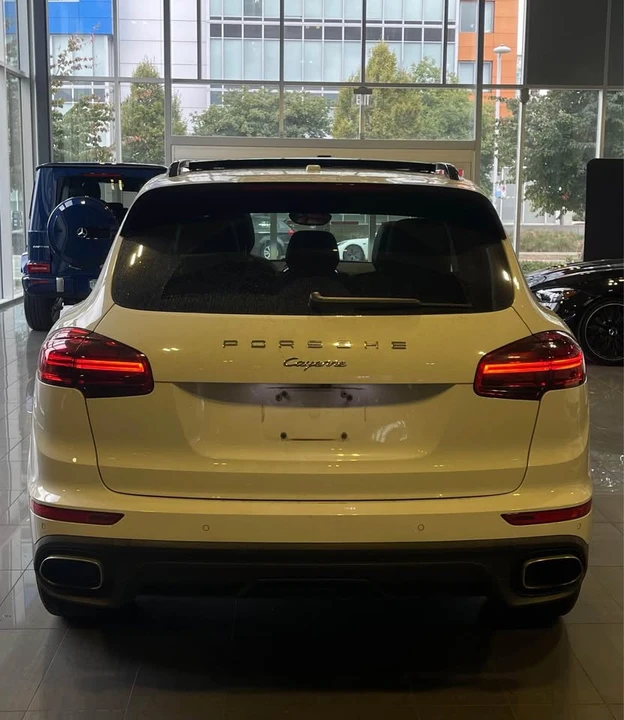 2017 Porsche 958 Cayenne - Image 5 of 16