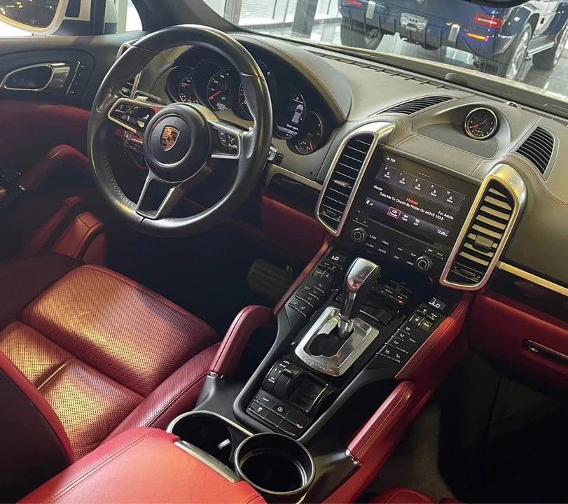 2017 Porsche 958 Cayenne - Image 14 of 16