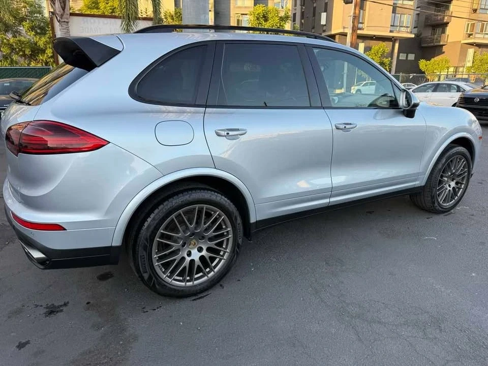 2017 Porsche 958 Cayenne - Image 14 of 20
