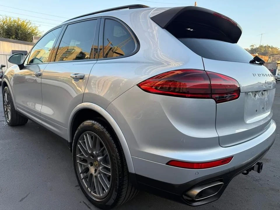 2017 Porsche 958 Cayenne - Image 9 of 20
