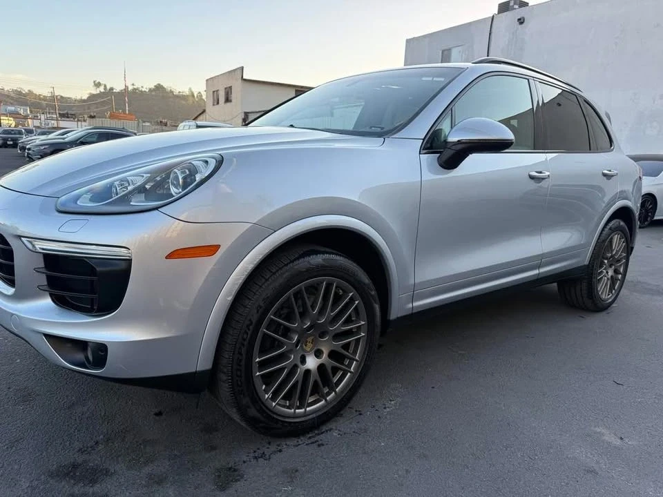 2017 Porsche 958 Cayenne - Image 7 of 20