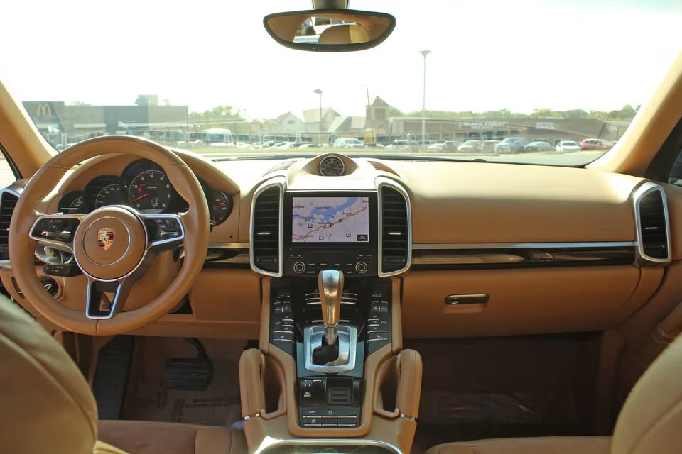 2017 Porsche 958 Cayenne - Image 4 of 6