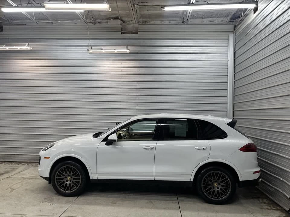 2017 Porsche 958 Cayenne - Image 10 of 20
