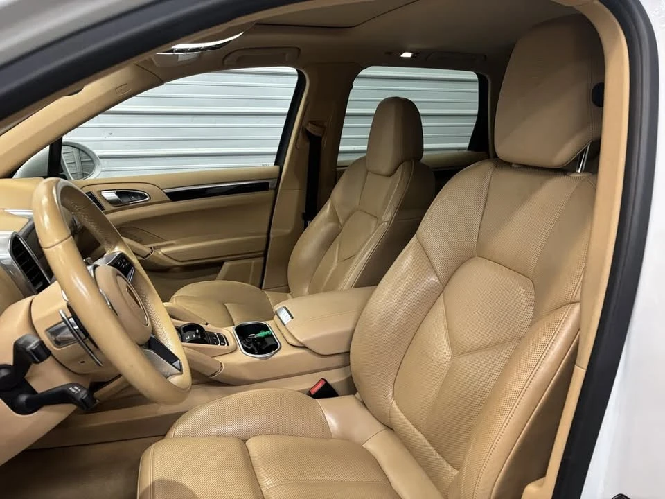 2017 Porsche 958 Cayenne - Image 13 of 20