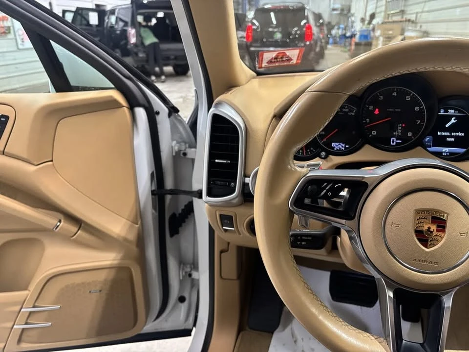 2017 Porsche 958 Cayenne - Image 14 of 20