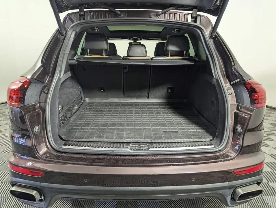 2017 Porsche 958 Cayenne - Image 9 of 13