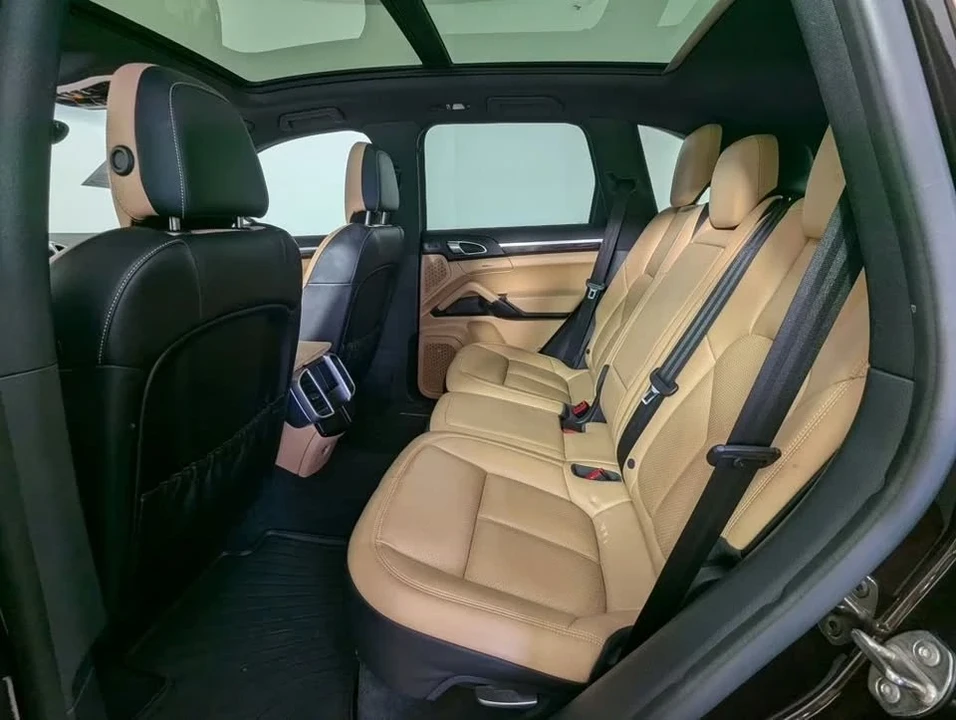 2017 Porsche 958 Cayenne - Image 8 of 13