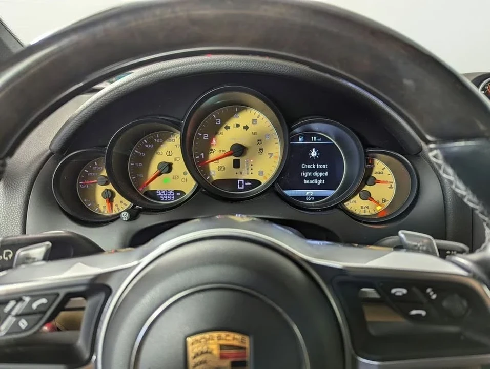 2017 Porsche 958 Cayenne - Image 4 of 13