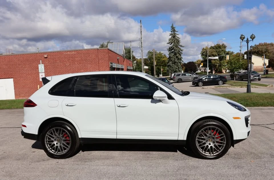 2017 Porsche 958 Cayenne - Image 8 of 20