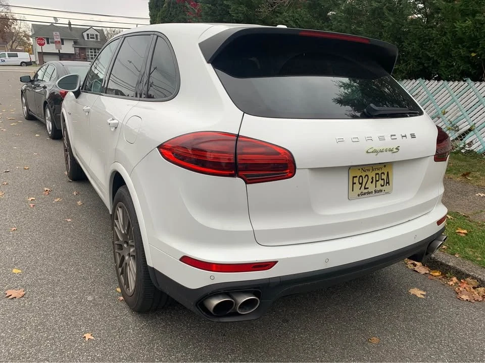 2017 Porsche 958 Cayenne - Image 8 of 16