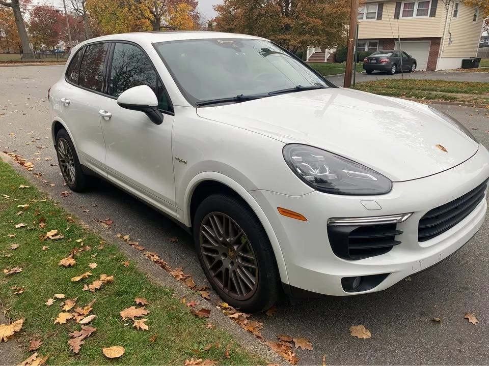 2017 Porsche 958 Cayenne - Image 4 of 16