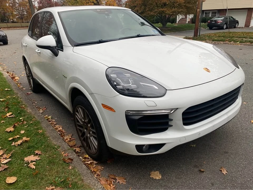2017 Porsche 958 Cayenne - Image 3 of 16