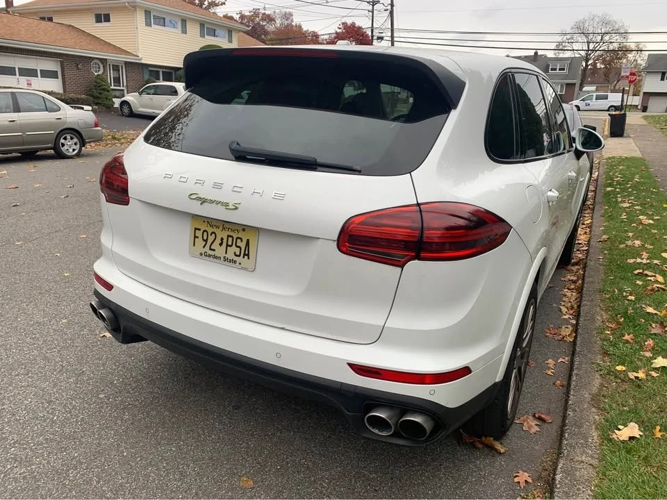 2017 Porsche 958 Cayenne - Image 6 of 16