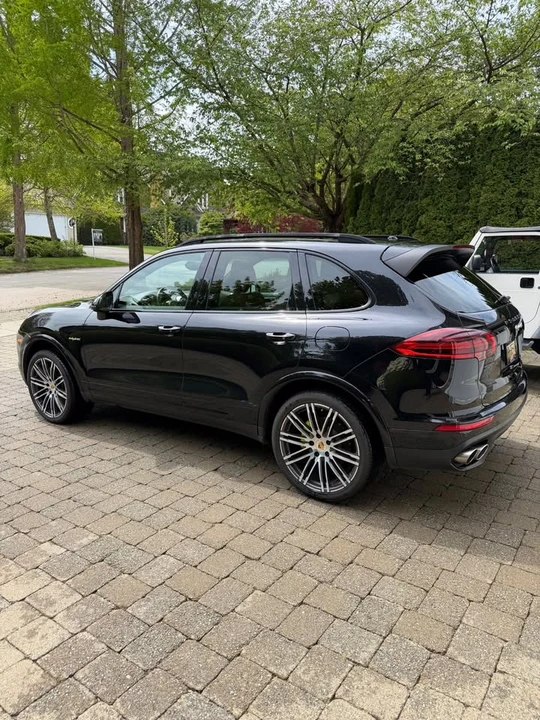 2017 Porsche 958 Cayenne S - Image 2 of 12