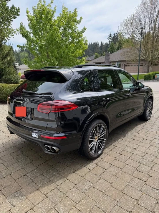 2017 Porsche 958 Cayenne S - Image 3 of 12