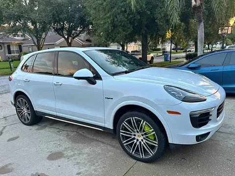 2017 Porsche Cayenne S E-Hybrid Platinum Edition