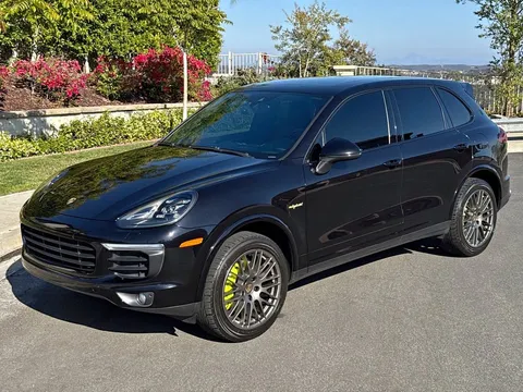 2017 Porsche Cayenne S E-Hybrid Platinum Edition