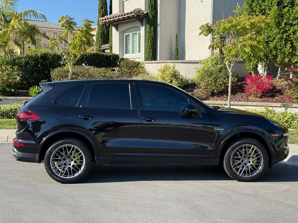2017 Porsche 958 Cayenne S - Image 6 of 20