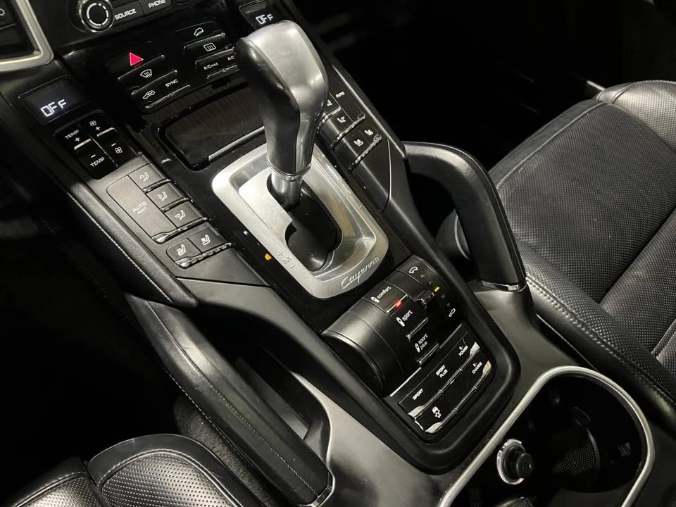 2017 Porsche 958 Cayenne S - Image 7 of 14