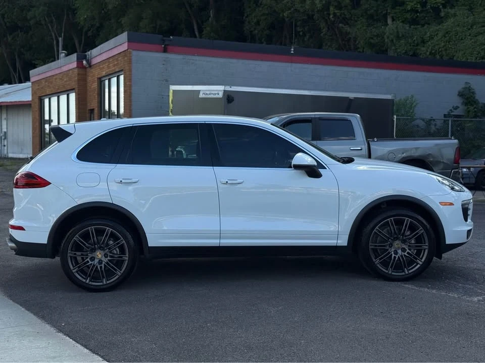 2017 Porsche 958 Cayenne - Image 2 of 15