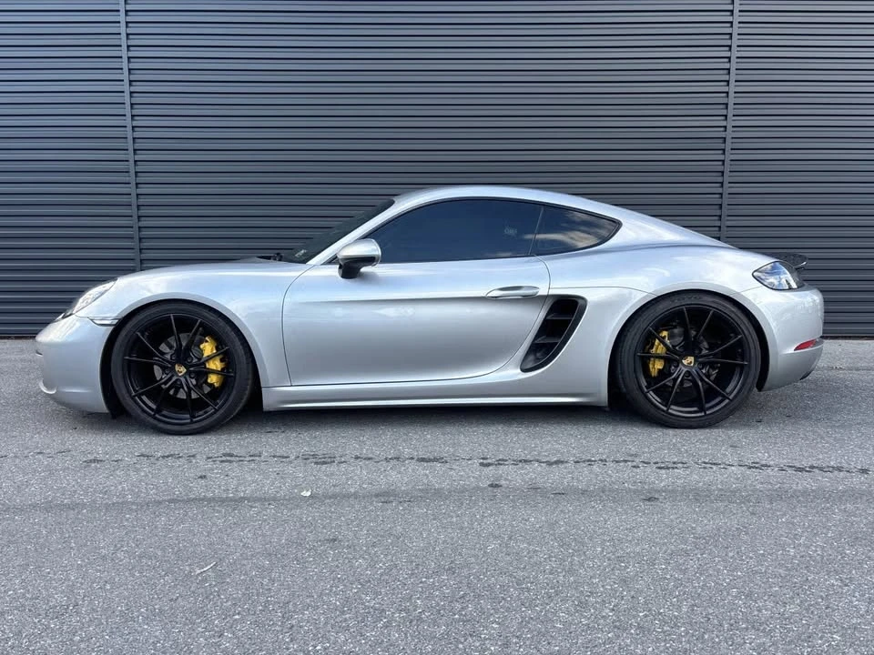 2017 Porsche 718 Cayman - Image 2 of 15