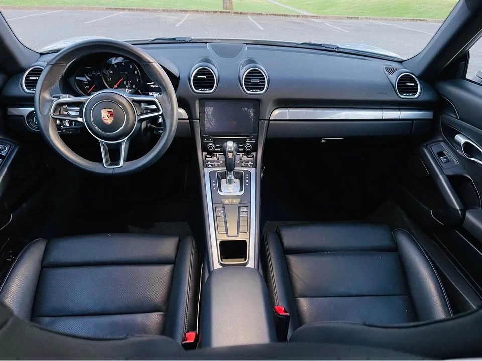 2017 Porsche 718 Cayman - Image 10 of 15