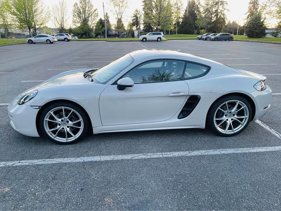 2017 Porsche 718 Cayman - Image 8 of 15