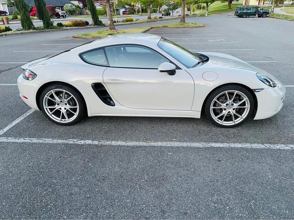 2017 Porsche 718 Cayman - Image 7 of 15