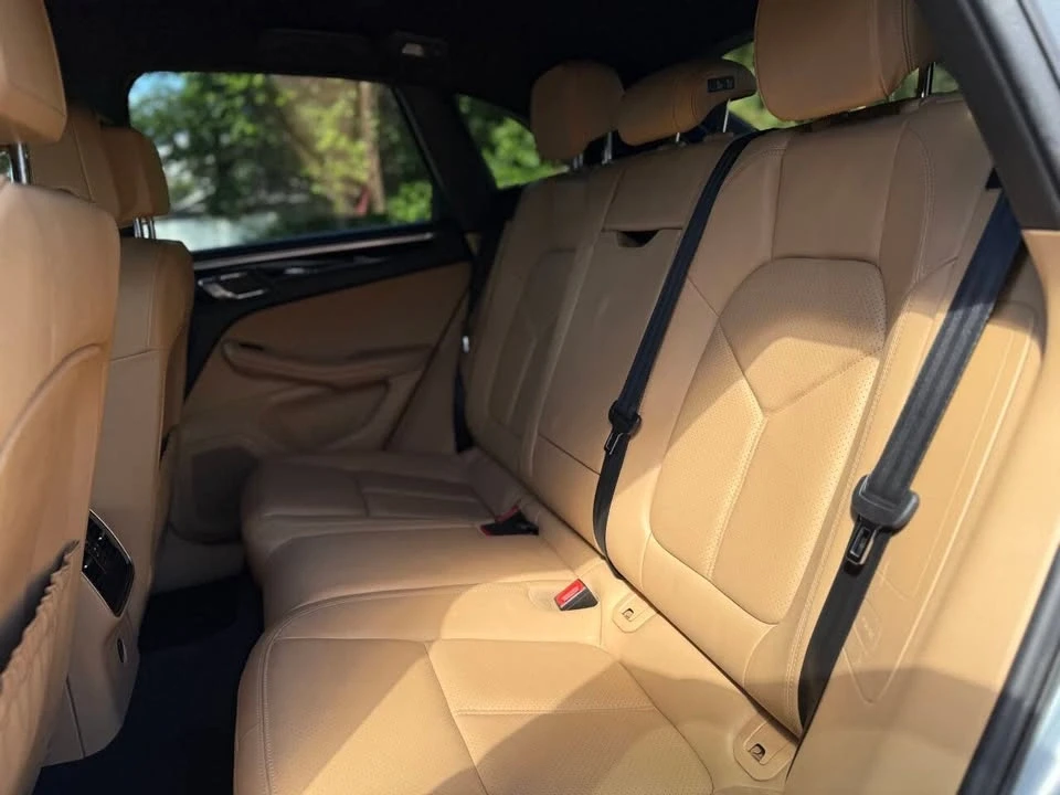 2017 Porsche Macan - Image 19 of 19
