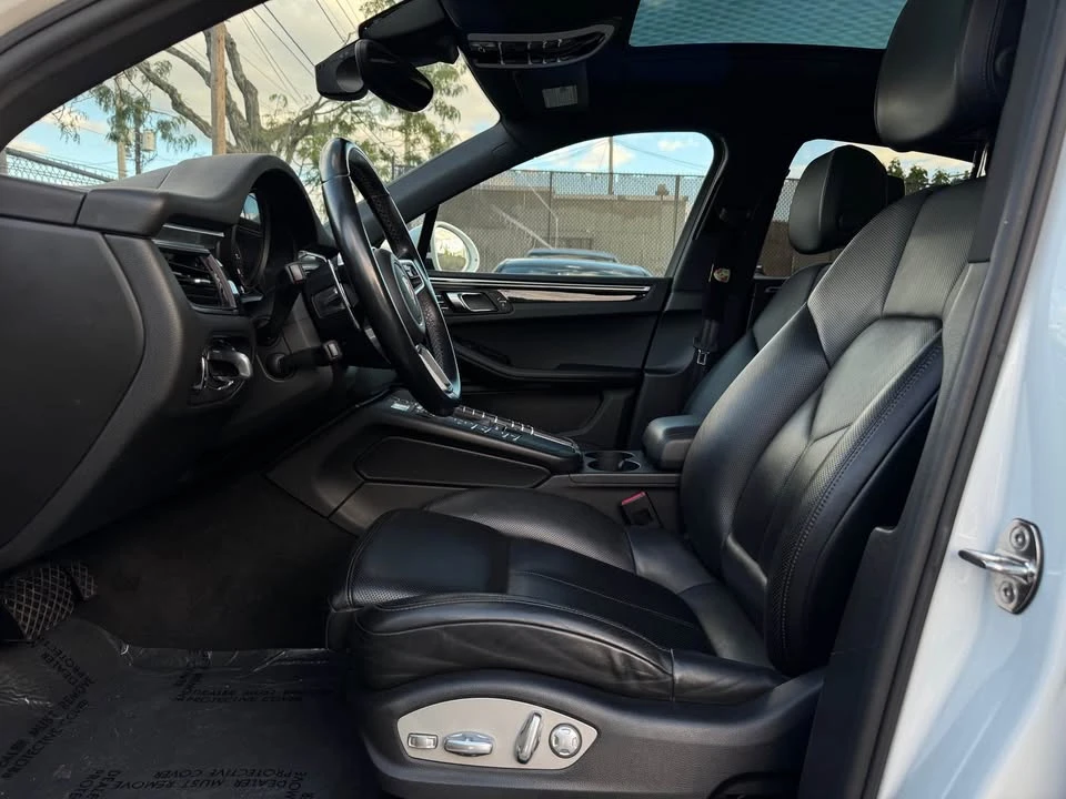 2017 Porsche Macan - Image 7 of 20