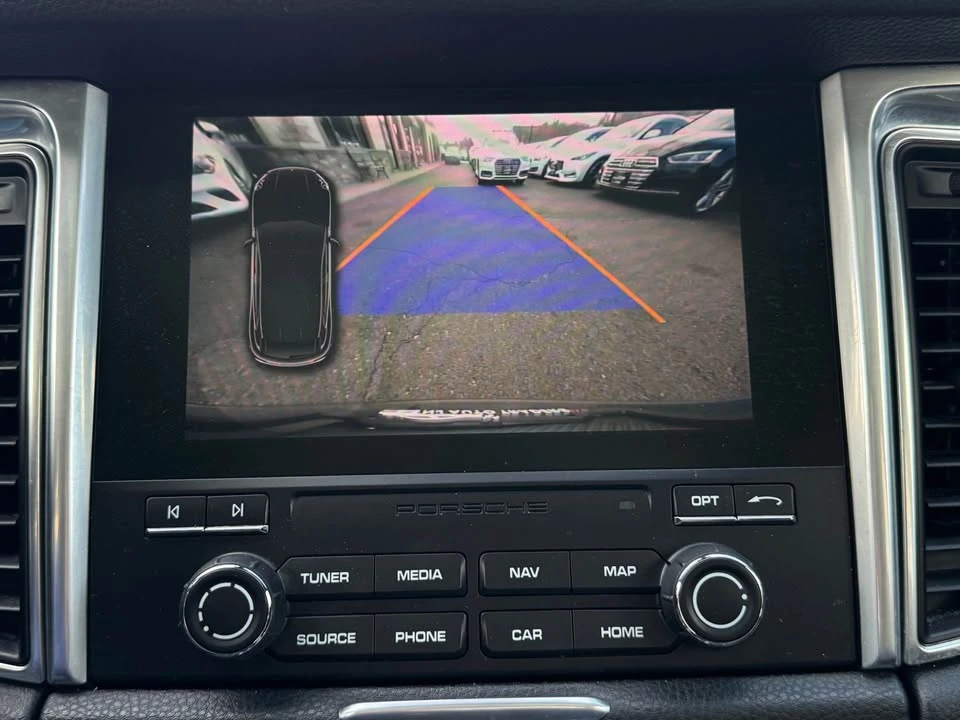 2017 Porsche Macan - Image 15 of 20
