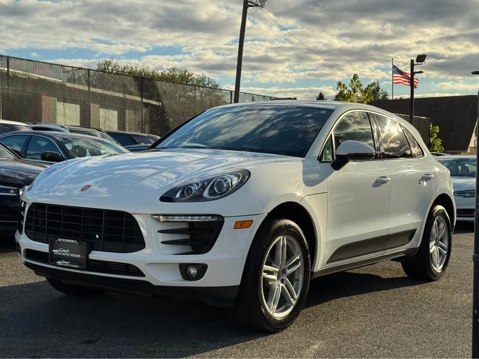 2017 Porsche Macan - Image 2 of 20