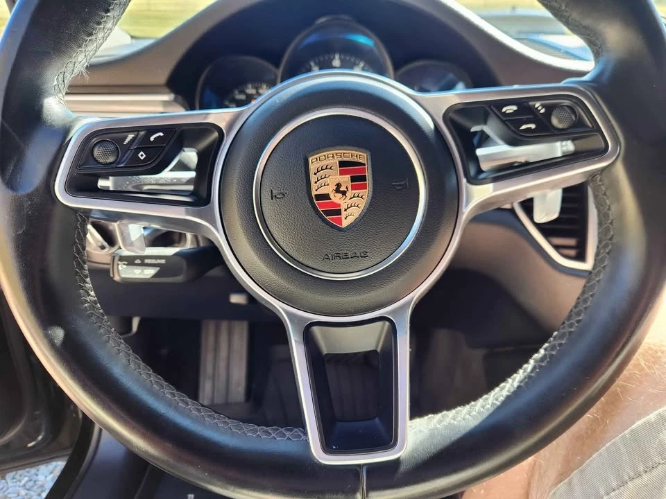 2017 Porsche Macan - Image 10 of 11