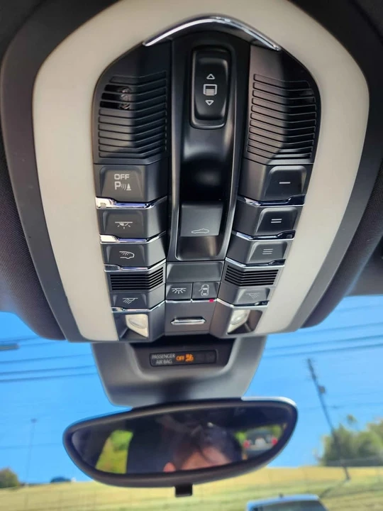 2017 Porsche Macan - Image 11 of 11