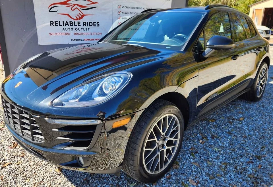 2017 Porsche Macan - Image 2 of 11