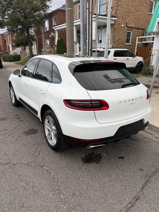 2017 Porsche Macan - Image 7 of 11