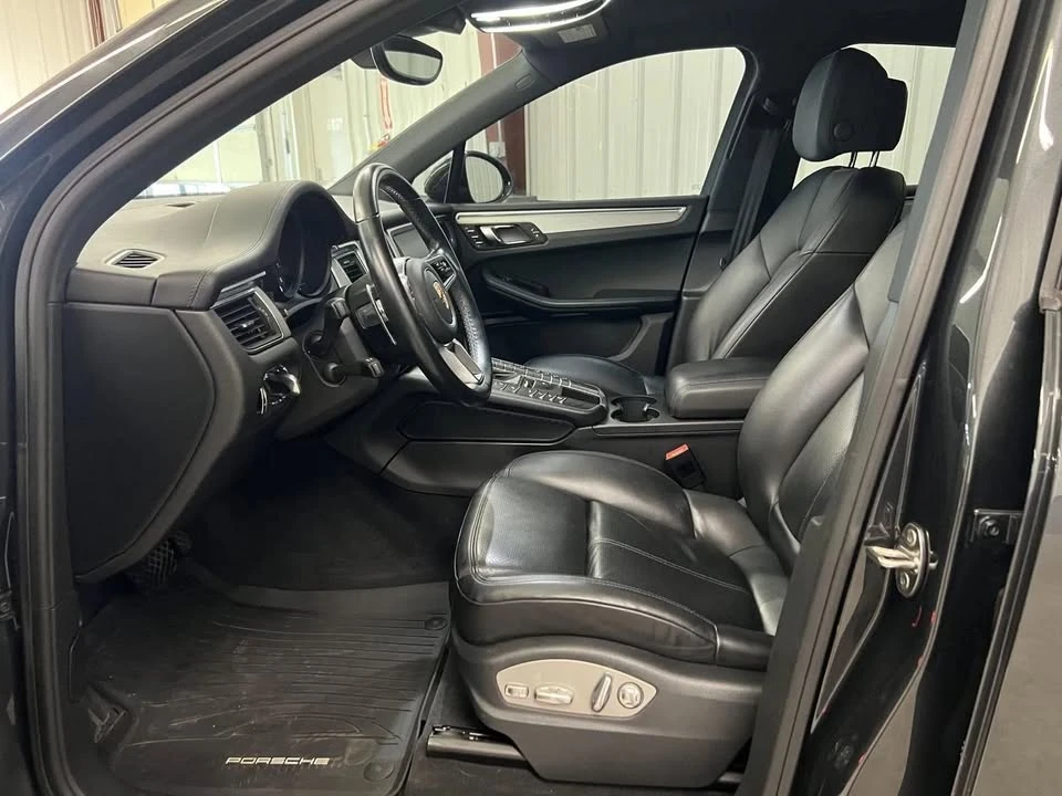 2017 Porsche Macan GTS - Image 17 of 20