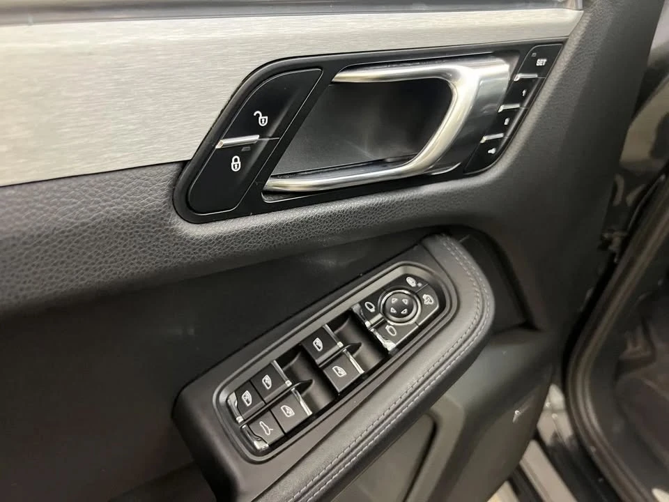 2017 Porsche Macan GTS - Image 16 of 20