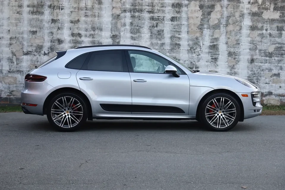 2017 Porsche Macan - Image 3 of 18