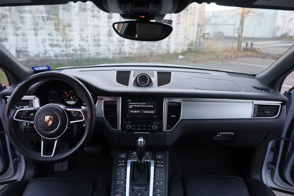 2017 Porsche Macan - Image 5 of 18
