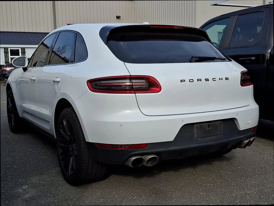 2017 Porsche Macan - Image 9 of 19