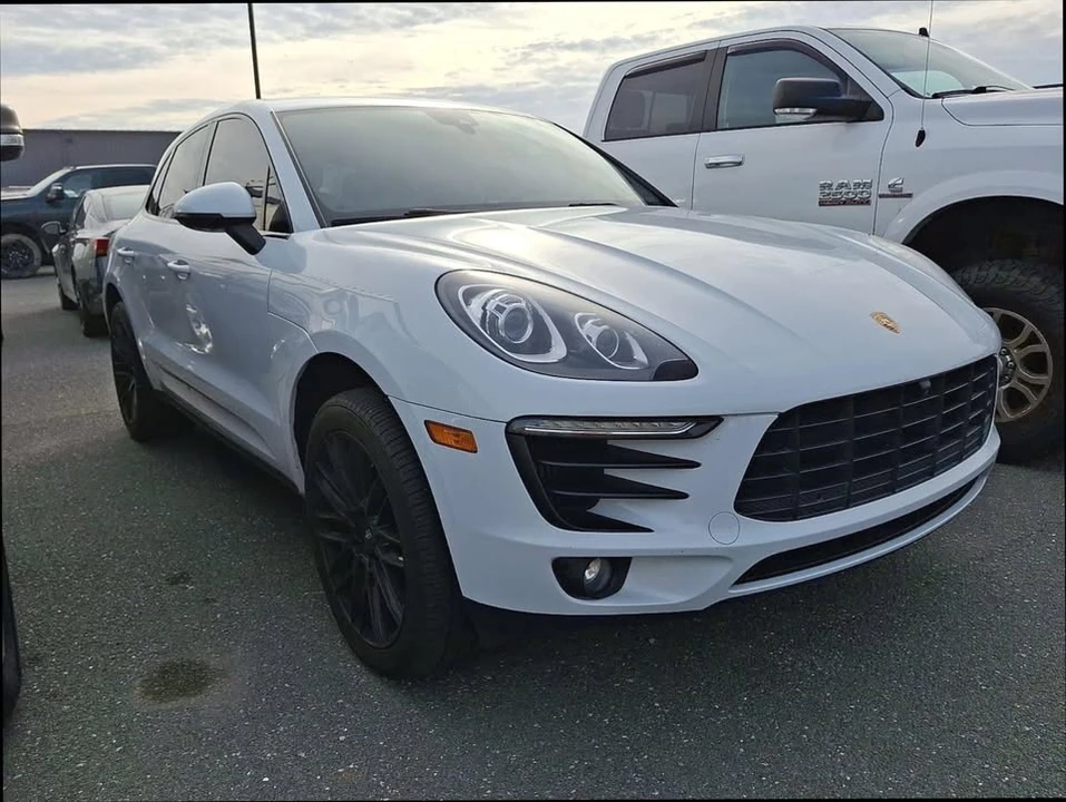 2017 Porsche Macan - Image 4 of 19