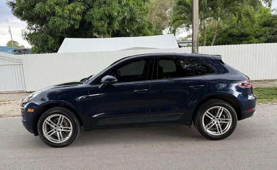 2017 Porsche Macan - Image 9 of 20