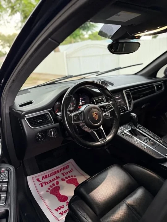 2017 Porsche Macan - Image 18 of 20